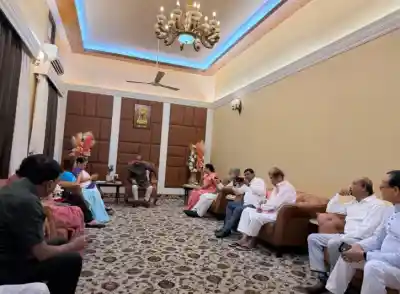 Merger Talks Gain Momentum After Rebel TMC MPs Meet Speaker in Delhi