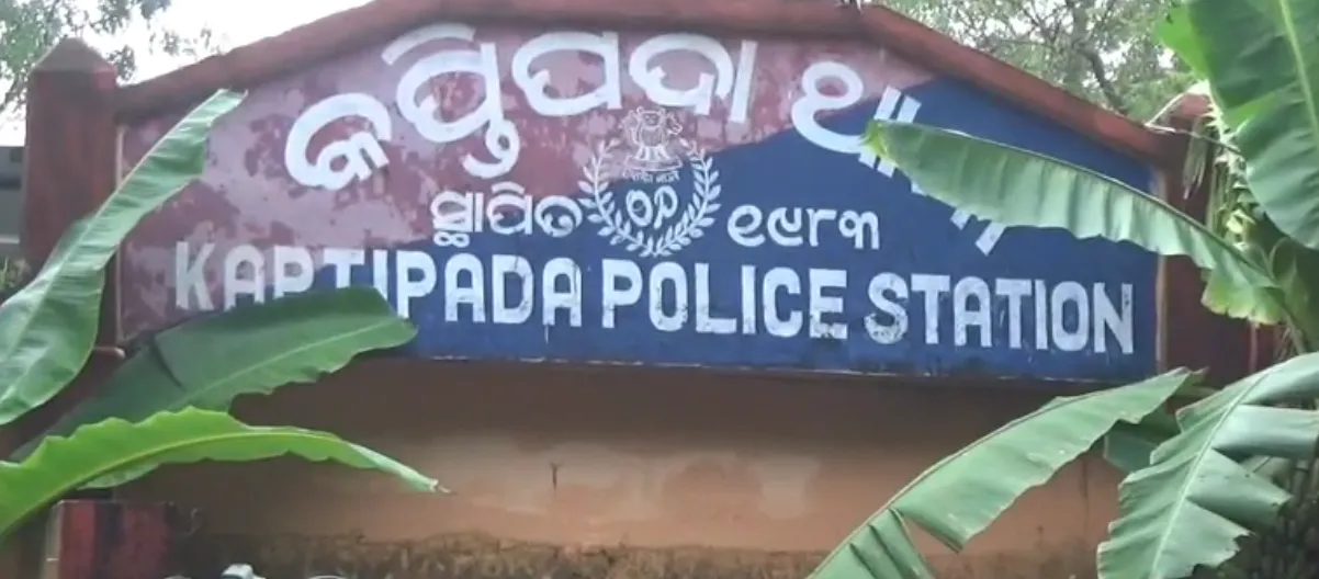 girl loses life after mobile phone is snatched  parents