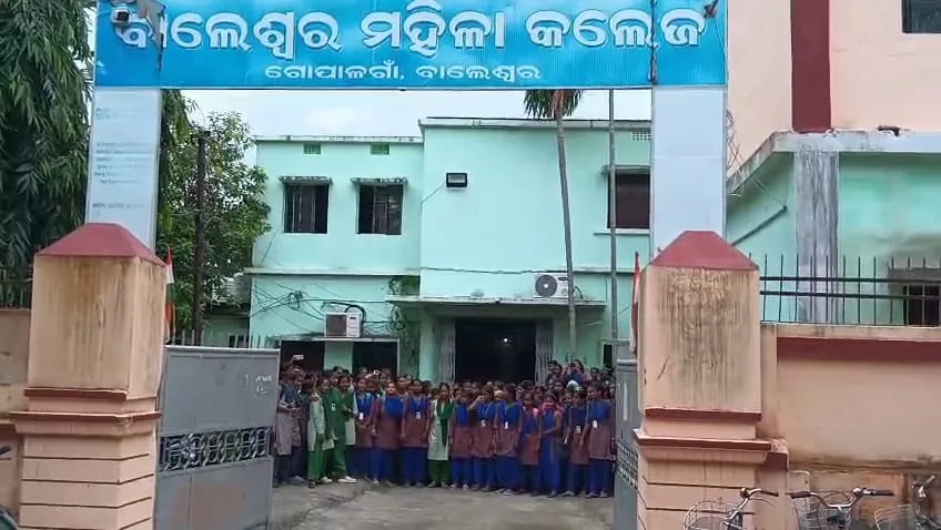 student protest over change principal
