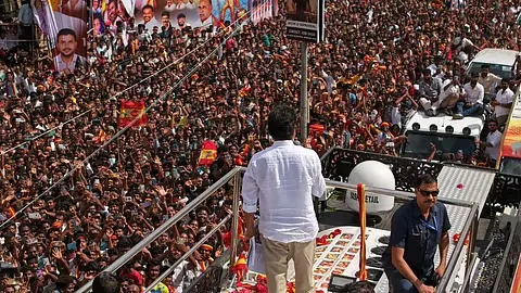 What caused karur stampede