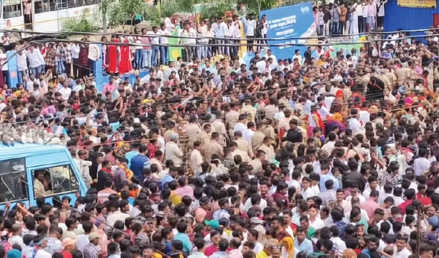  Manikeswari