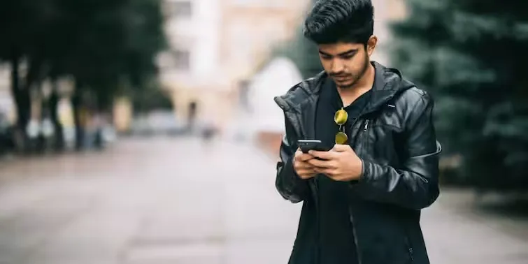 using mobile phone can lead to servical desease