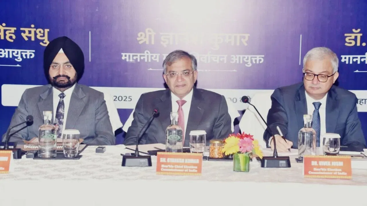  Gyanesh Kumar