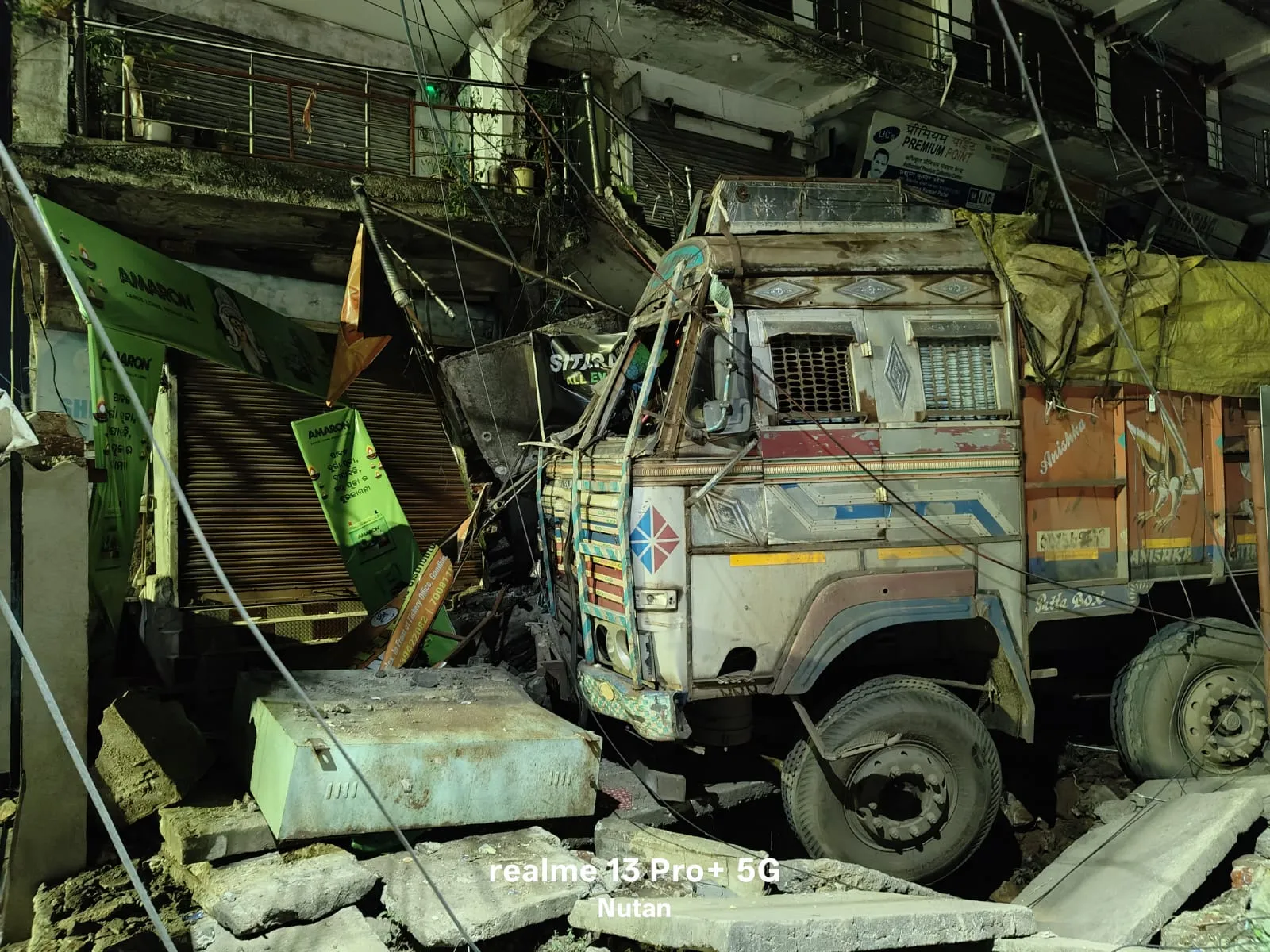 2 cow died in truck accident at bolangir