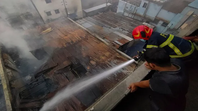 Massive fire breaks out in Dhaka