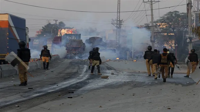 Suicide attack on Pakistan army camp