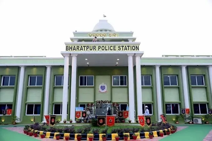 2 person arrested in bbsr for misbehave