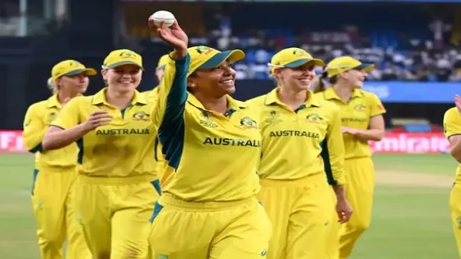 Australia thrash South Africa