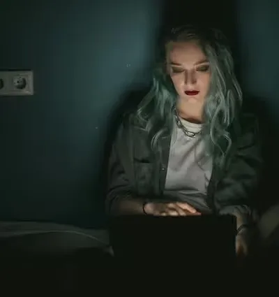 night-light-causes-health-problem-heart-attacks-risk