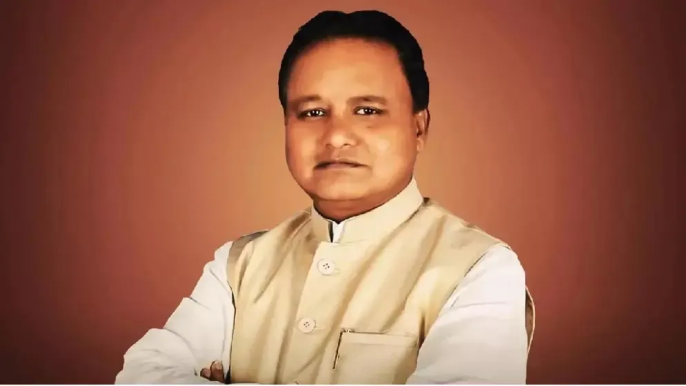 cm-to-attend-india-maritime-week-2025-in-mumbai-tomorrow