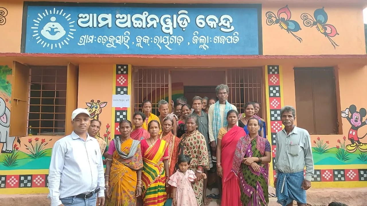 people are panicking over Cyclone Montha