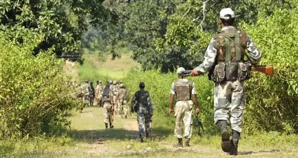 Soldiers defuse  