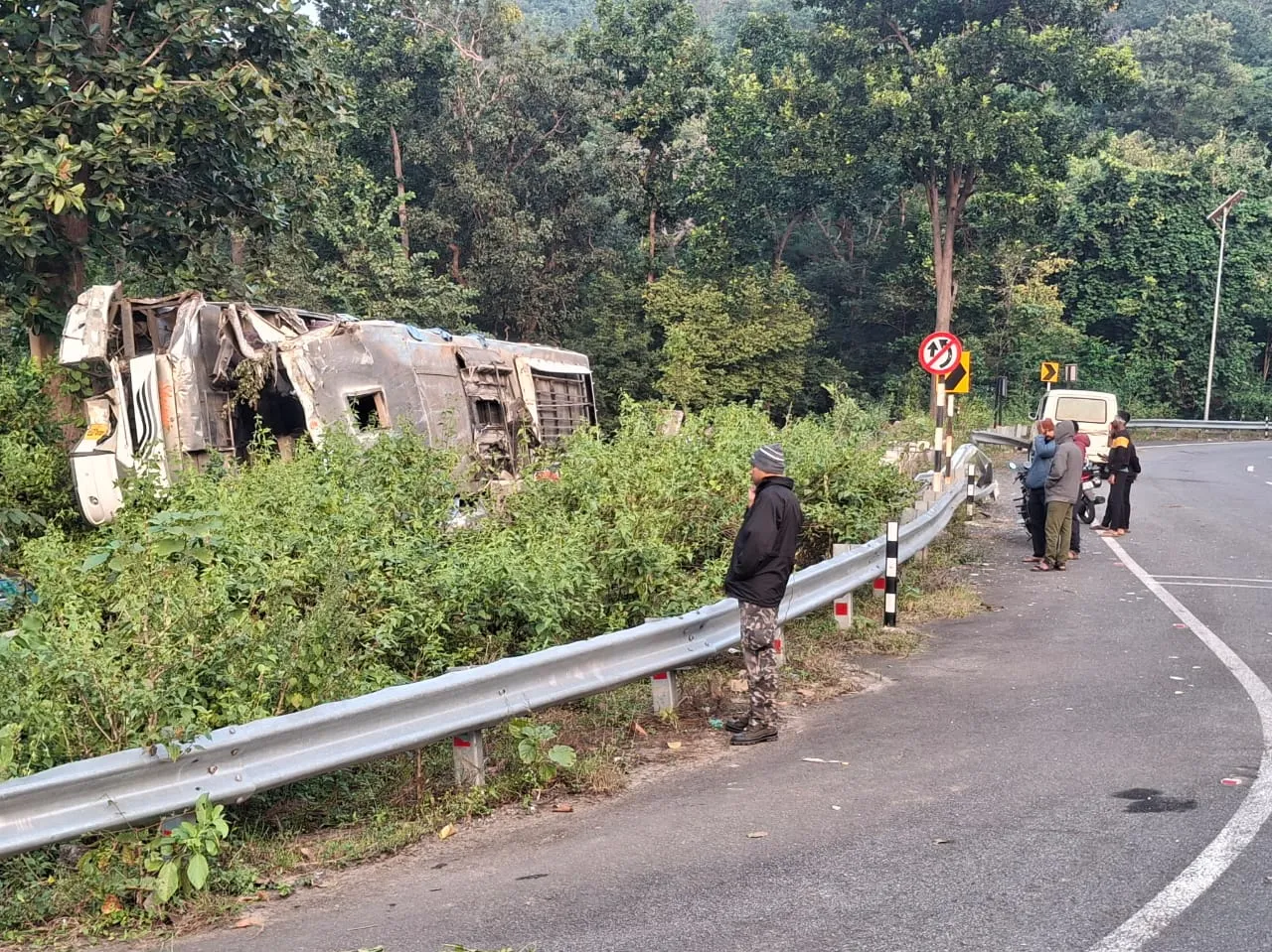 bus-overturned-in-kalinga-ghati-more-than-15-injured