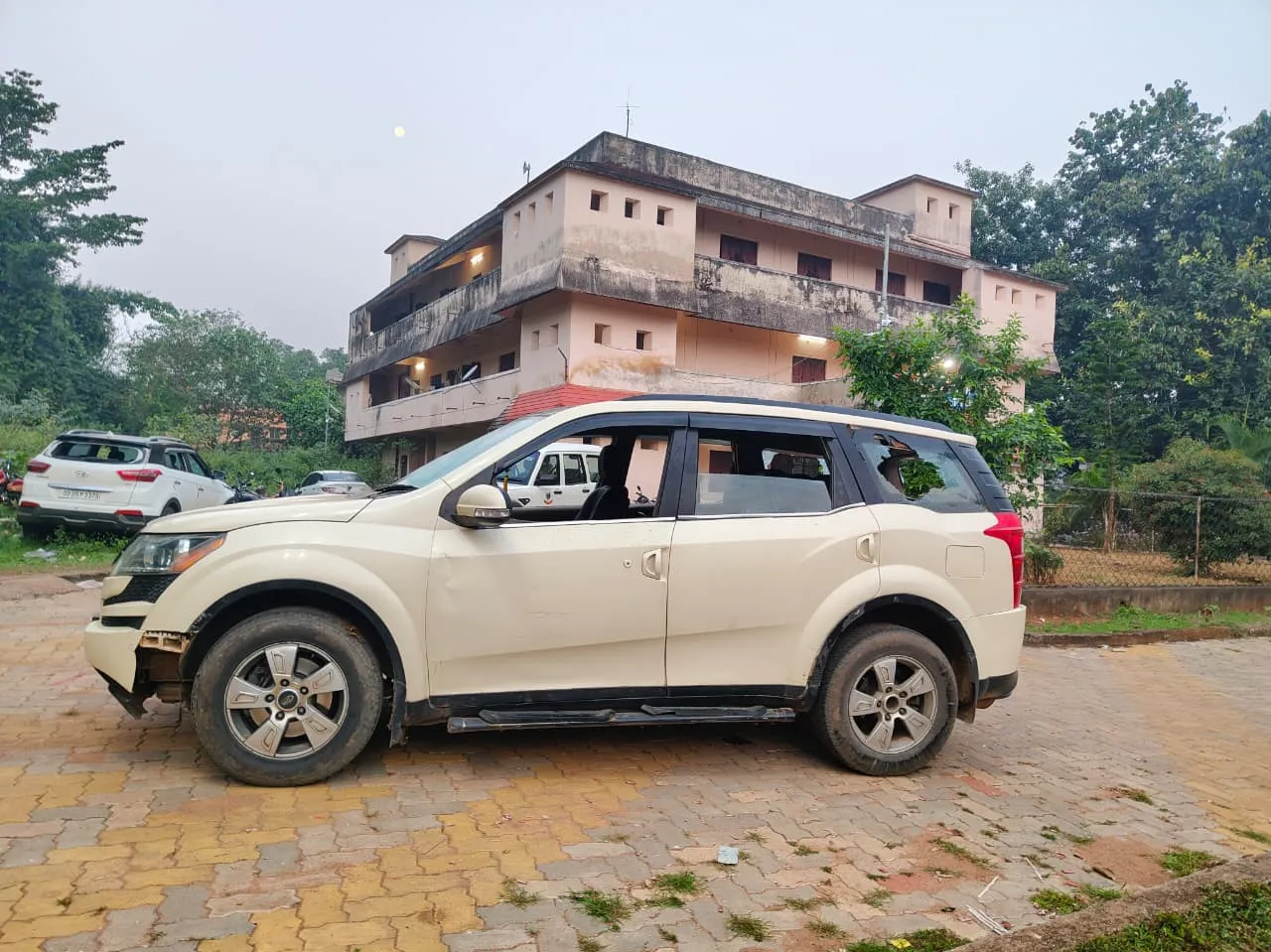 ଚୋର ସନ୍ଦେହରେ ୪ ସନ୍ଦିଗ୍ଧଙ୍କୁ କାବୁ କଲେ ଗ୍ରାମବାସୀ, କାର୍‌ ଜବତ