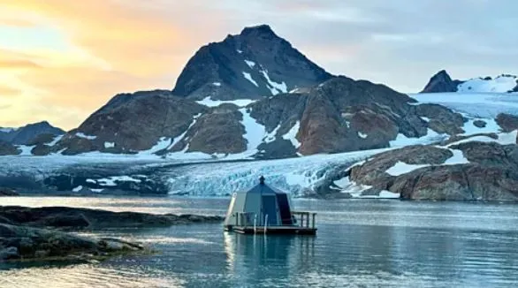 Floating Cabin in Greenland: ₹75K/Night Luxury Stay