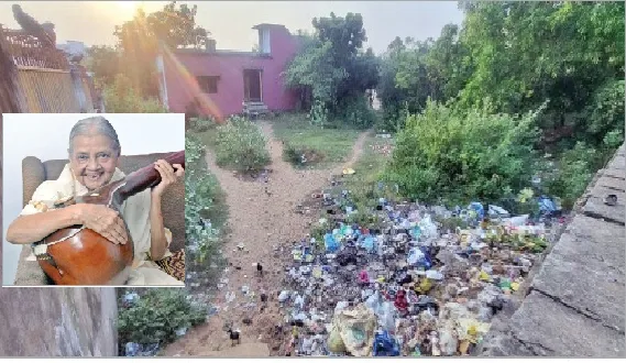 Sunanda Smruti Bhavan Turns Den for Drunkards | Biju Gift Ignored