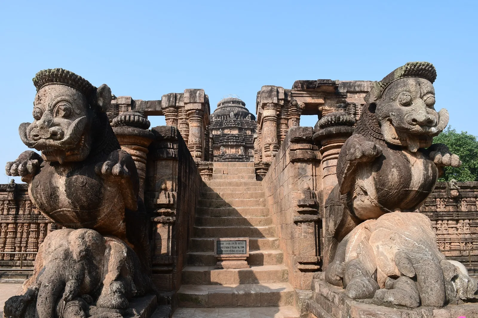 entry-denied-to-the-Natya-Temple-of-the-Sun-Temple