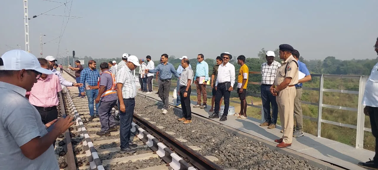 Railway Safety Commissioner inspects the train line 