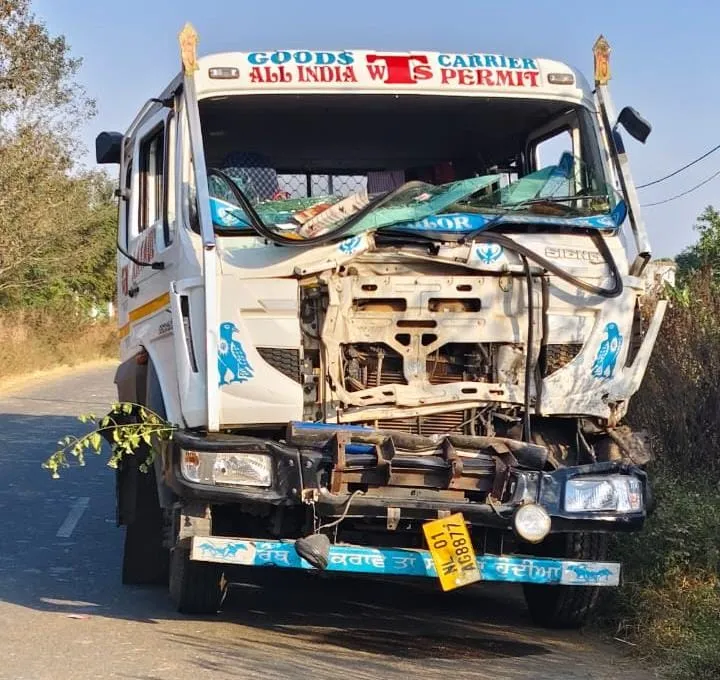Speeding Trailer Crashes 2 Cars, Bike | 3 Critical