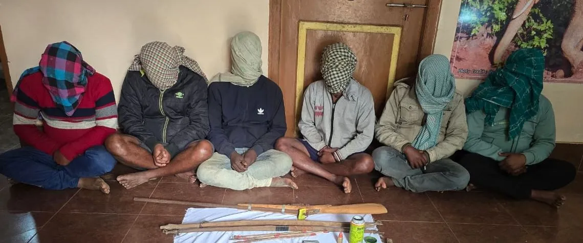 6 Hunters and Traders Arrested