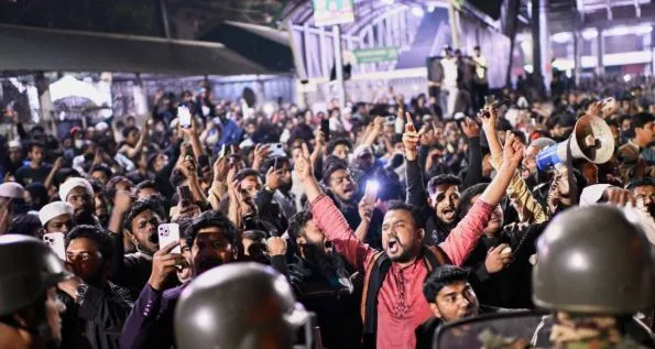 Bangladesh Violence: Islamist Attack on James Concert, 20 Injured