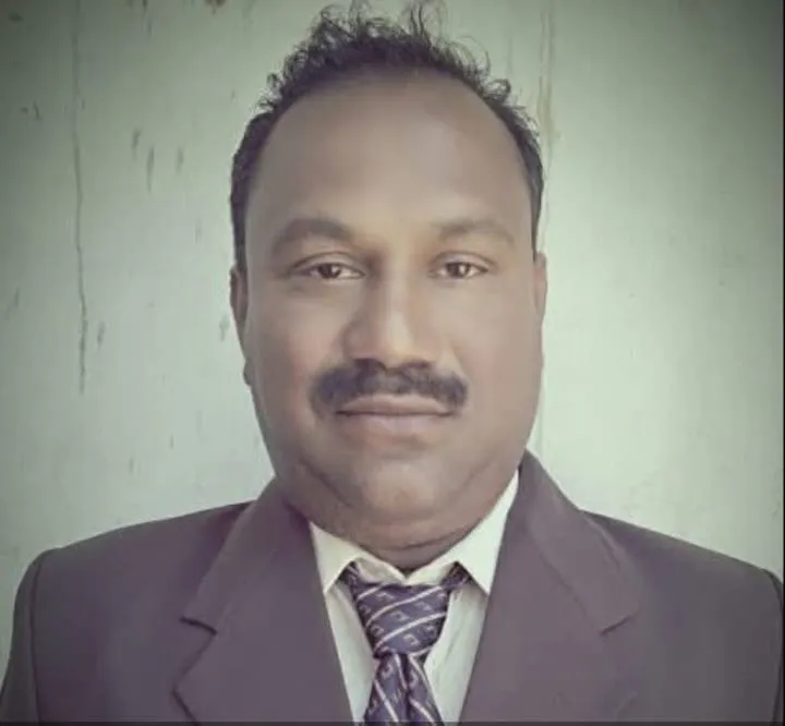 Teacher dies in bike accident