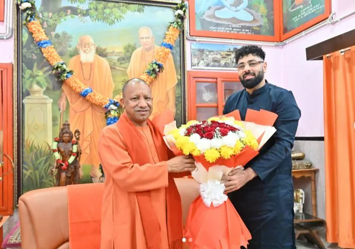 Badshah Meet Uttar Predesh Cm  