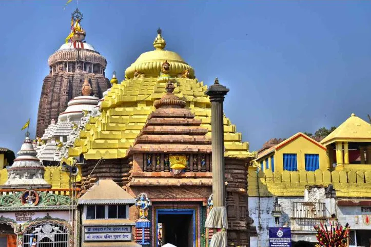 Shree Jagannath Temple Puri Mobile phone use inside temple case registered