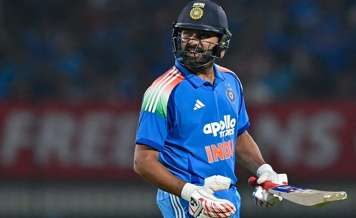 Rohit Sharma out 11 runs