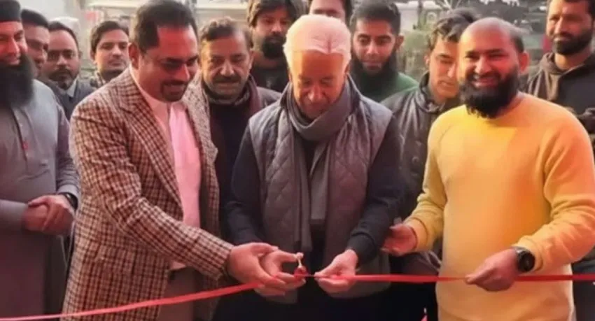 pakistans defense minister