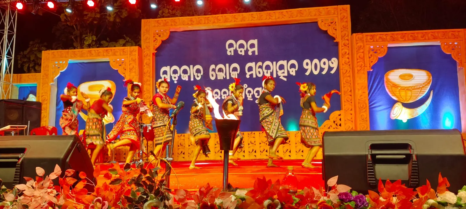 Audience danced to the songs of Ruku Suna