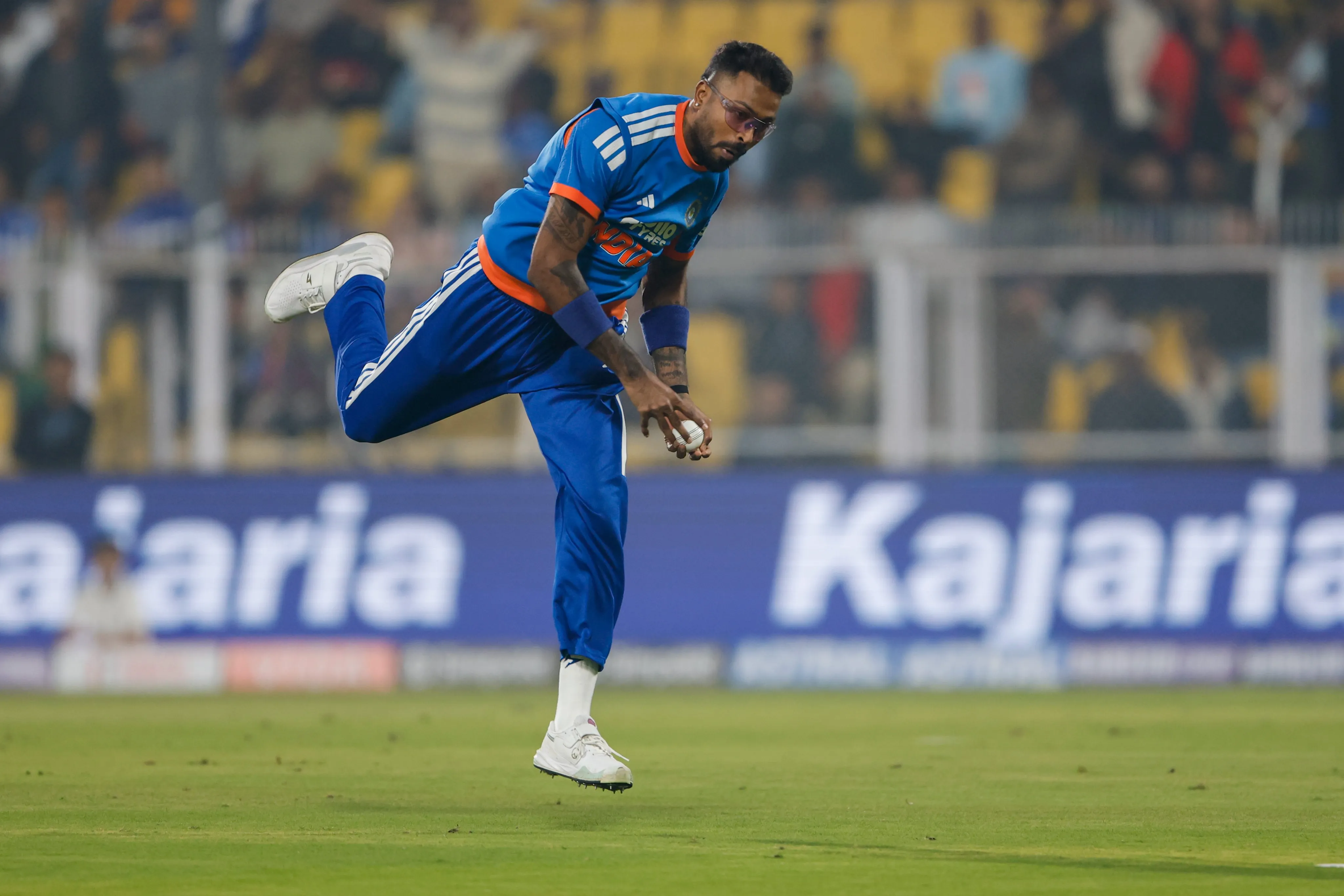 Hardik Pandya catch Devon Conway