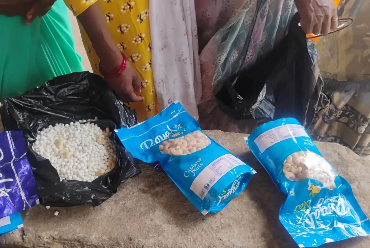 Tourists Cheated in Konark: Fake Cashew Nuts Sold in Sealed Packets