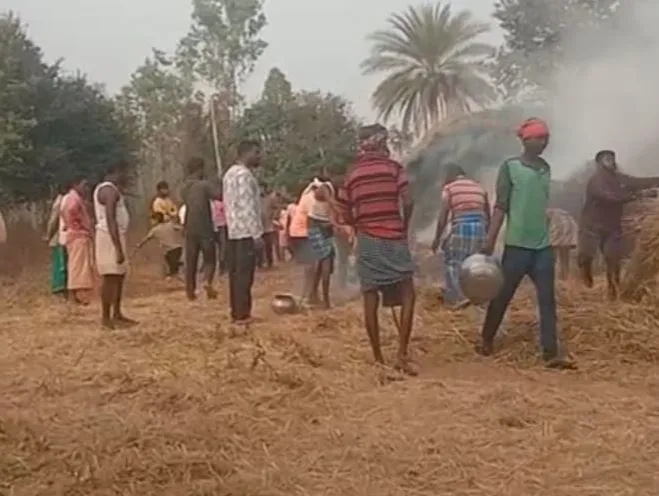 Fire destroys paddy storage