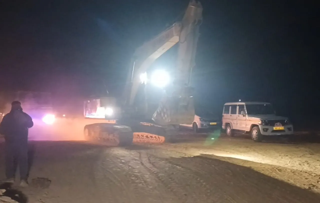 Raid on stone quarry, 15 vehicles seized