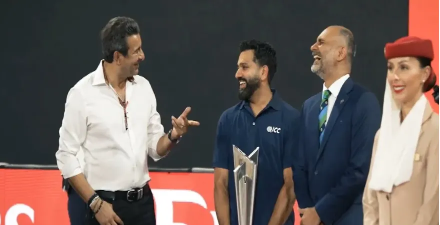 Rohit Sharma Hugs Wasim Akram After India vs Pakistan T20 WC
