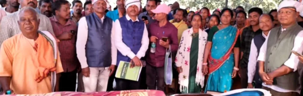 A huge gathering of the tribal society was held in the Swabhiman area