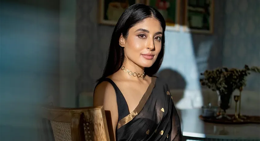 kritika kamra