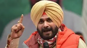 Sidhu Signals BJP Ghar Wapsi After Congress Exit; Navjot Kaur Attacks Rahul Gandhi