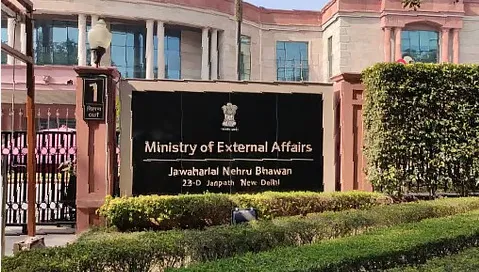 Hormuz Strait Row: MEA Rejects Claim on Iran Blocking 22 Indian Vessels