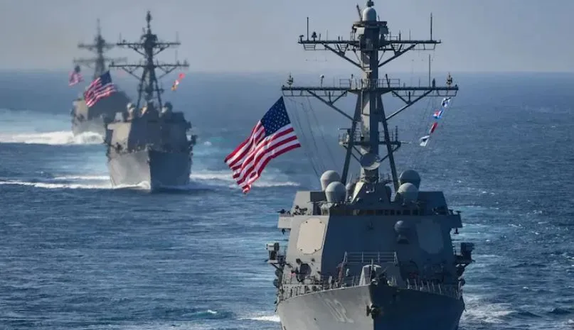 us navy sent warships  towards  hormuz 
