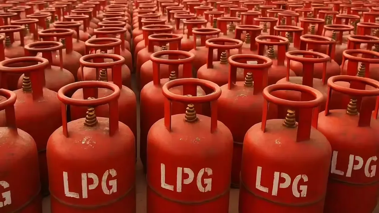 government clarification on LPG gas booking rules 
