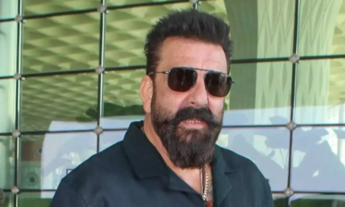 Sanjay Dutt Viral Video: Actor Says “Band Kar Na Bey” to Paps While Out With Family After Amid Dhurandhar 2 Success