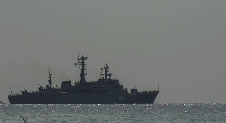 Iran Warship in Trouble in Indian Ocean Appeals to Sri Lanka