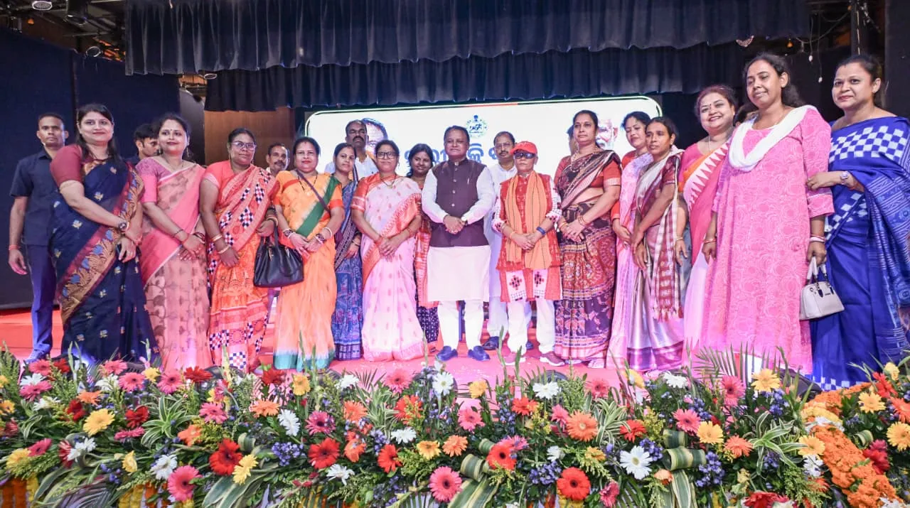 Chief Minister participates in 'Narishakti Bandhan' program