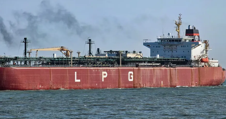 Iran Fires on Tanker, Indian Ships Retreat as Hormuz Strait Tensions Escalate