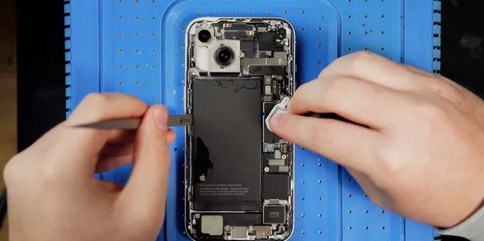 New Smartphone Rules Mandate Replaceable Batteries, Cheaper Repairs  Meta Description  
