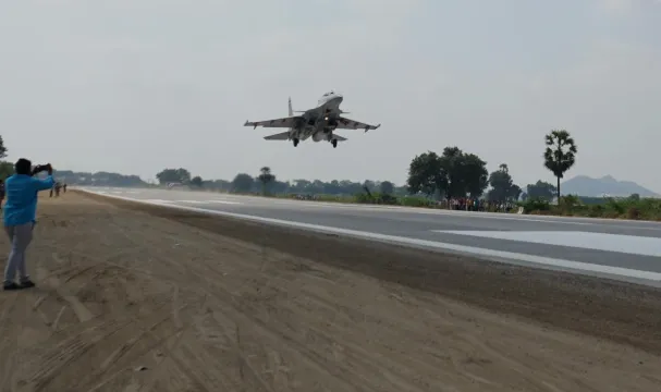 Indian Air Force Conducts Mega Drill on Purvanchal Expressway with Fighter Jets