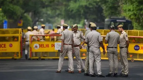 A major terror plot in Delhi has been foiled as Delhi and Mumbai Police arrest two suspects.