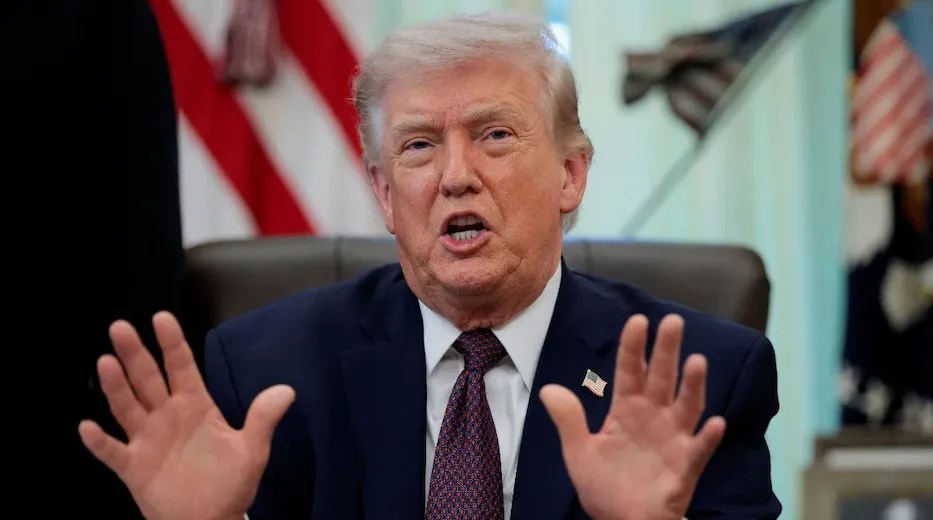 Trump Threatens Iran Power Plants, Bridges Over Hormuz Closure; Oil Crisis Deepens